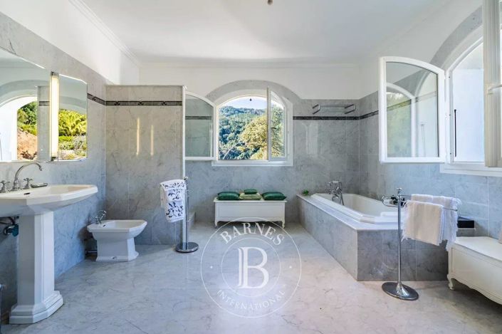 Image No.17-6 Bed House for sale