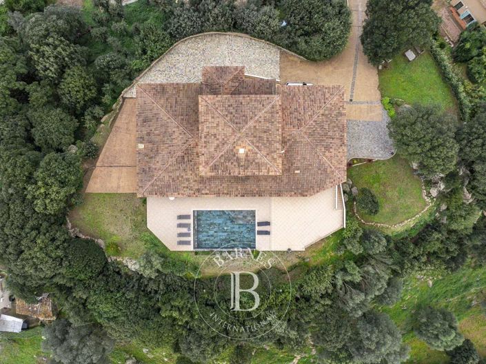 Image No.1-4 Bed House for sale