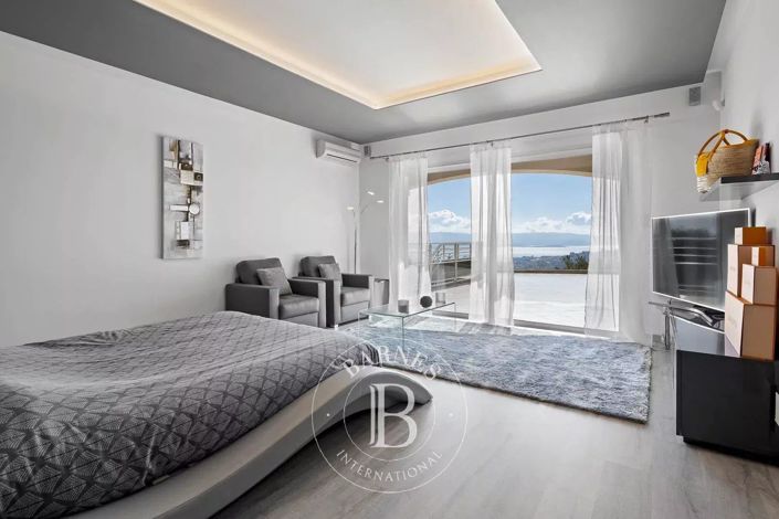 Image No.12-4 Bed House for sale