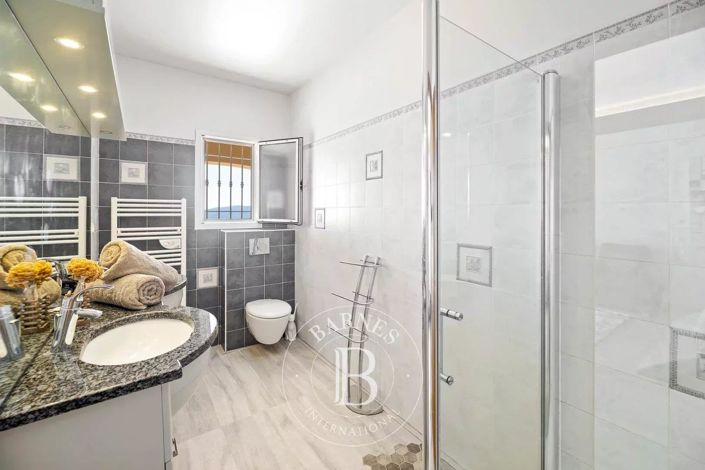 Image No.13-4 Bed House for sale