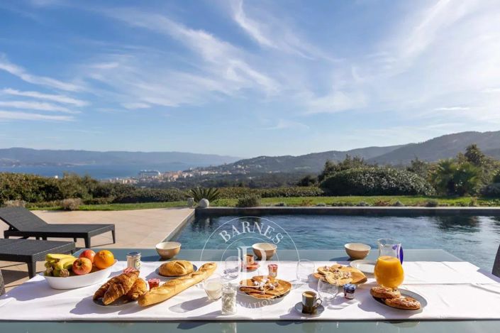 Image No.19-4 Bed House for sale