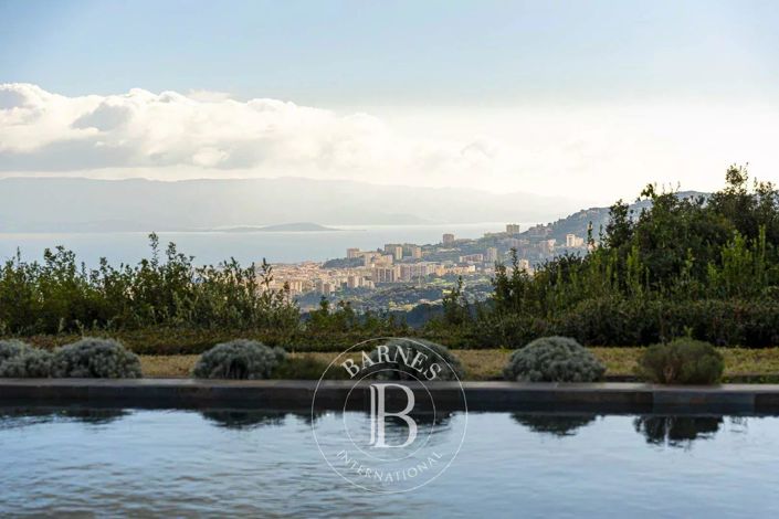 Image No.4-4 Bed House for sale