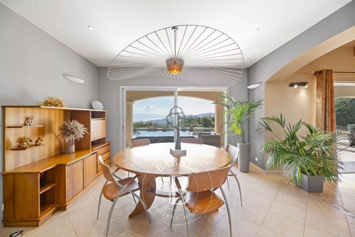 Image No.7-4 Bed House for sale