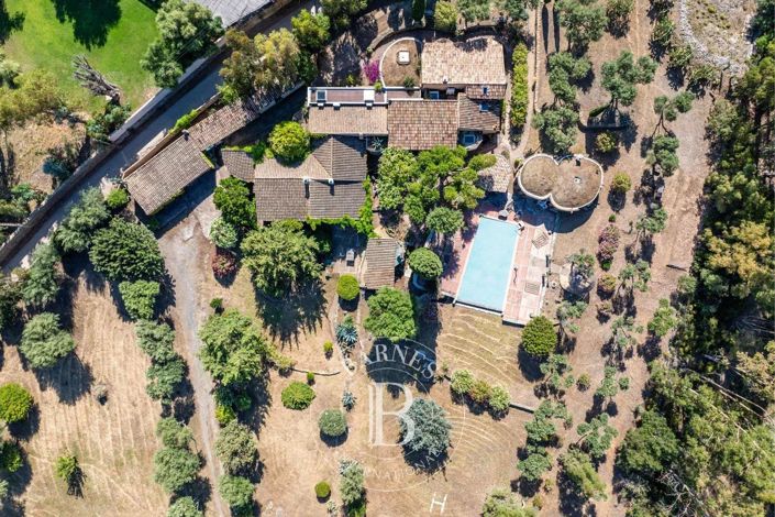 Image No.2-8 Bed House for sale