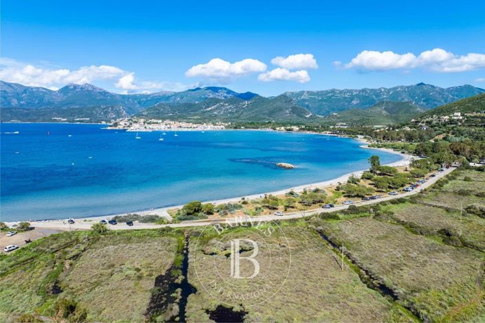 Image No.21-8 Bed House for sale