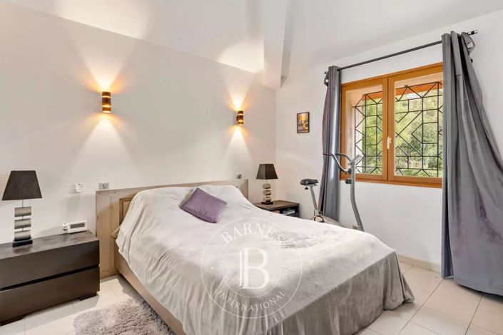 Image No.11-9 Bed House for sale