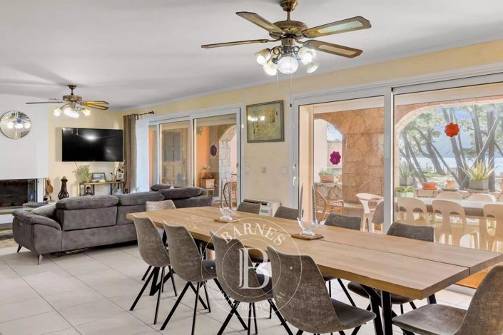 Image No.17-9 Bed House for sale