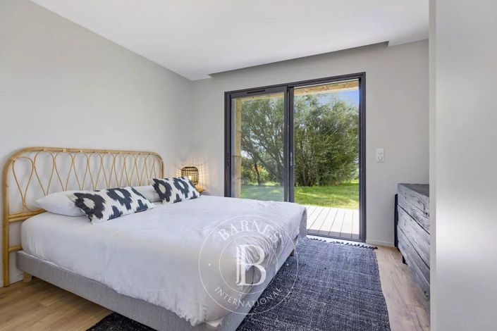 Image No.12-4 Bed House for sale