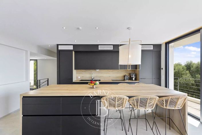 Image No.7-4 Bed House for sale