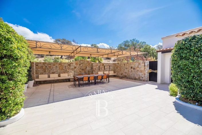 Image No.25-6 Bed House for sale