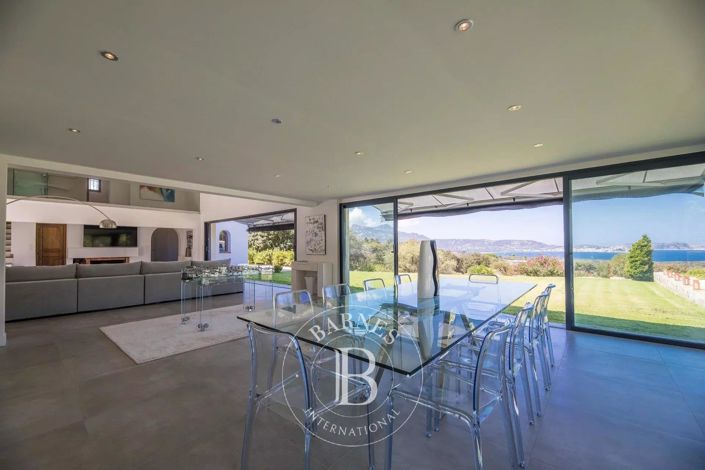 Image No.9-6 Bed House for sale