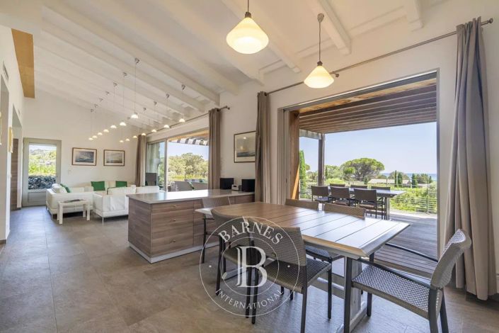 Image No.6-3 Bed House for sale