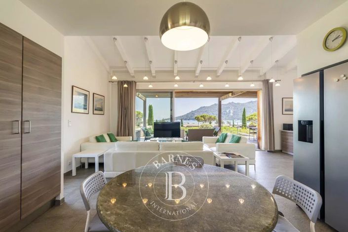 Image No.8-3 Bed House for sale