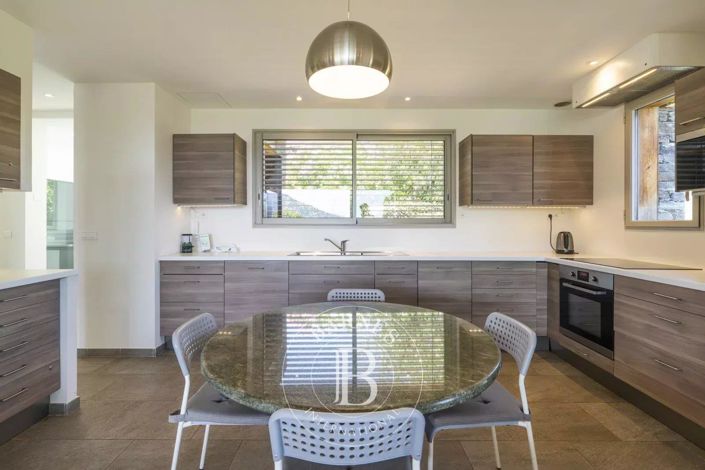 Image No.9-3 Bed House for sale