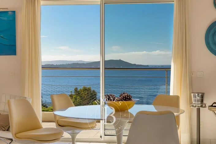 Image No.1-5 Bed House for sale