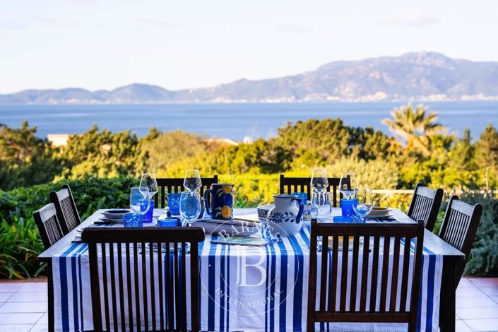 Image No.3-6 Bed House for sale