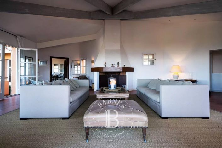 Image No.5-6 Bed House for sale