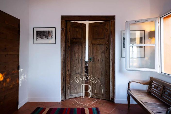 Image No.7-6 Bed House for sale