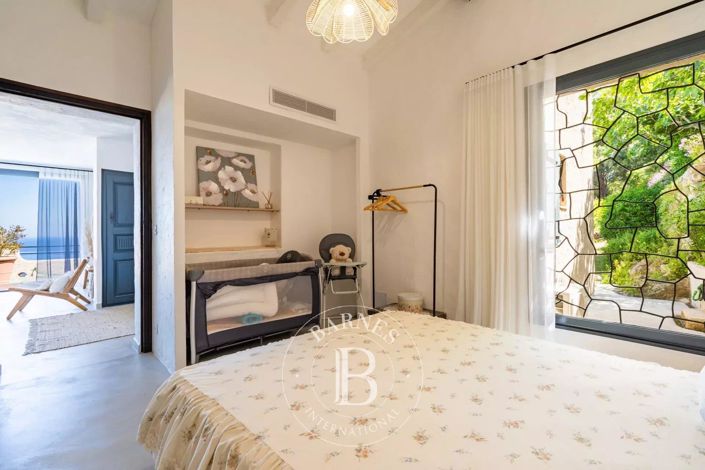 Image No.17-5 Bed House for sale