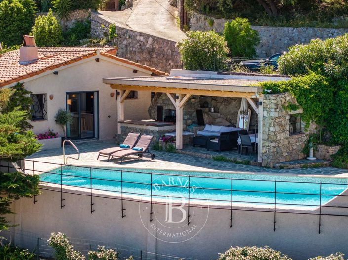 Image No.2-5 Bed House for sale