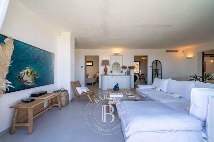 Image No.7-5 Bed House for sale