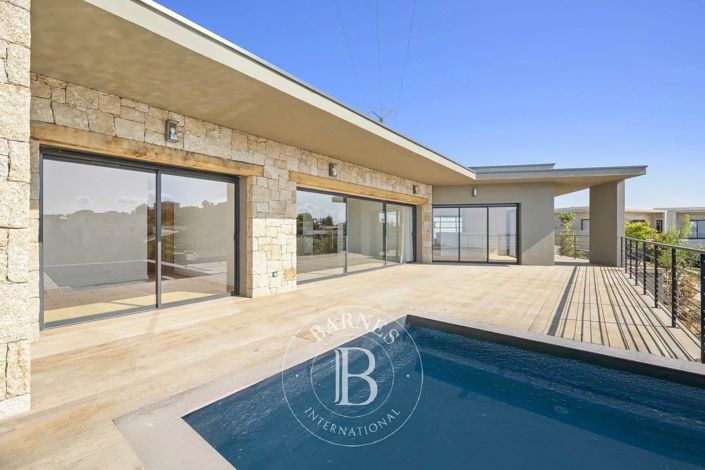 Image No.1-3 Bed House for sale