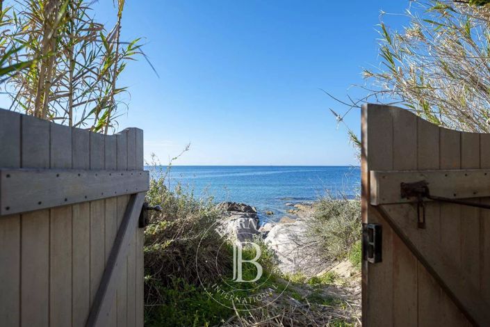 Image No.9-6 Bed House for sale