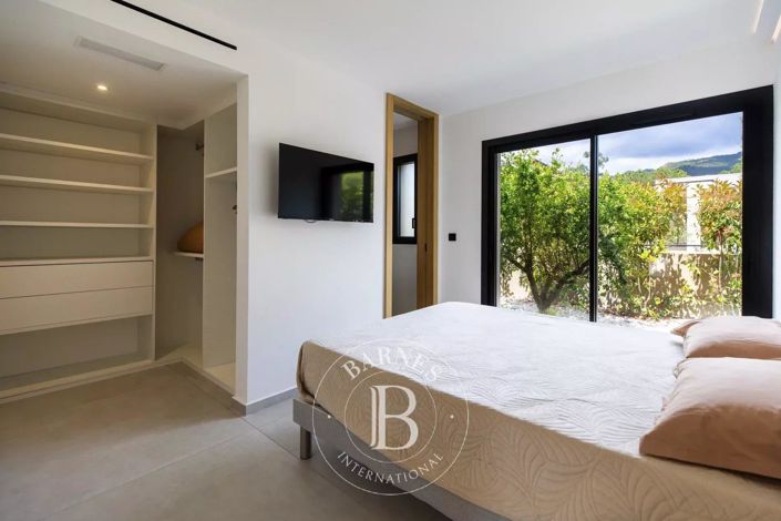 Image No.12-3 Bed House for sale