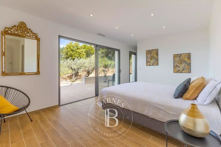 Image No.11-House for sale