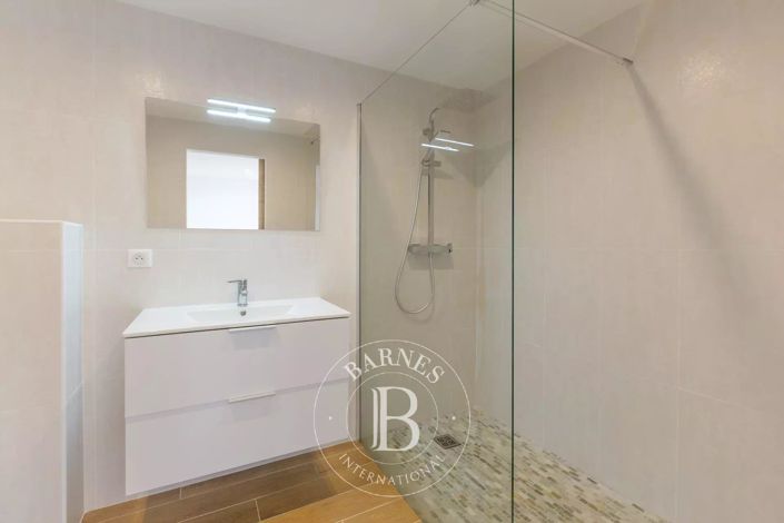 Image No.15-House for sale