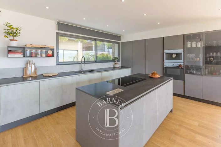 Image No.7-House for sale