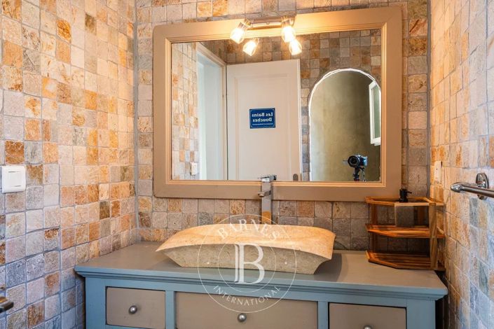 Image No.11-7 Bed House for sale