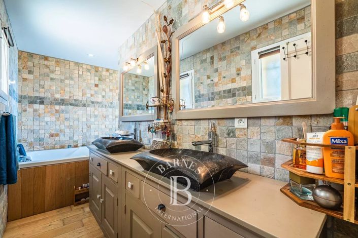 Image No.13-7 Bed House for sale