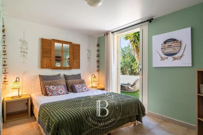 Image No.14-7 Bed House for sale