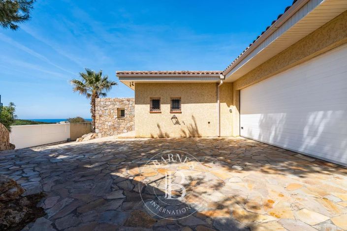 Image No.18-7 Bed House for sale