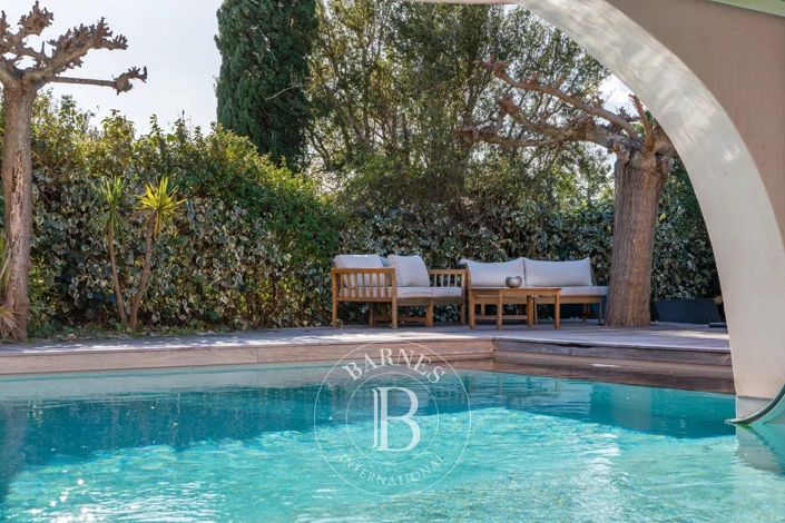 Image No.2-4 Bed House for sale