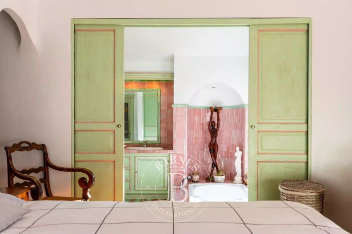 Image No.4-4 Bed House for sale