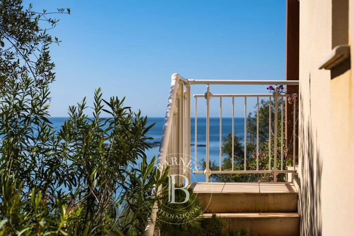 Image No.3-3 Bed House for sale