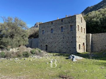 1 - L'Ile-Rousse, House