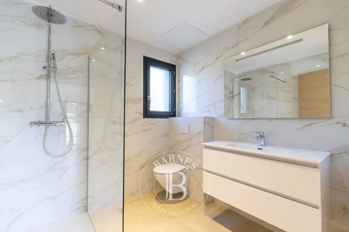 Image No.16-4 Bed House for sale