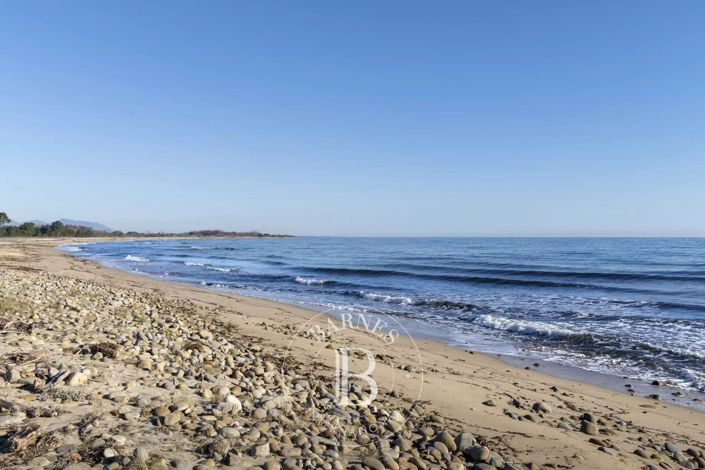 Image No.18-4 Bed House for sale