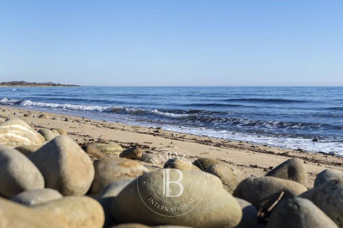 Image No.2-4 Bed House for sale