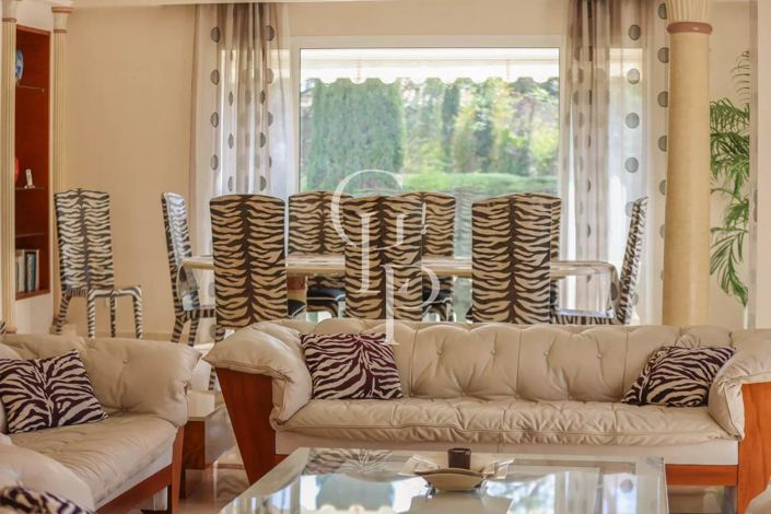 Image No.16-5 Bed House for sale