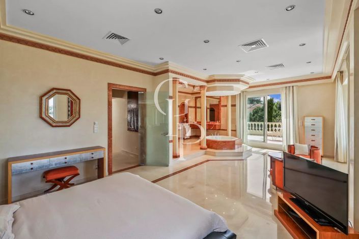 Image No.20-5 Bed House for sale