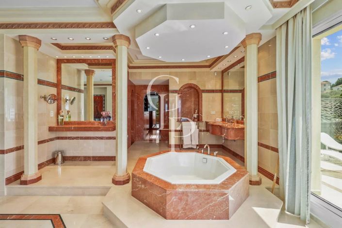 Image No.21-5 Bed House for sale