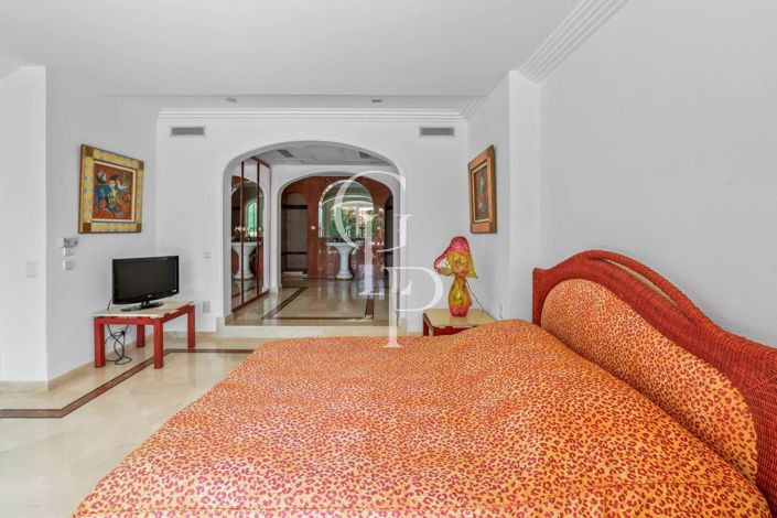 Image No.26-5 Bed House for sale