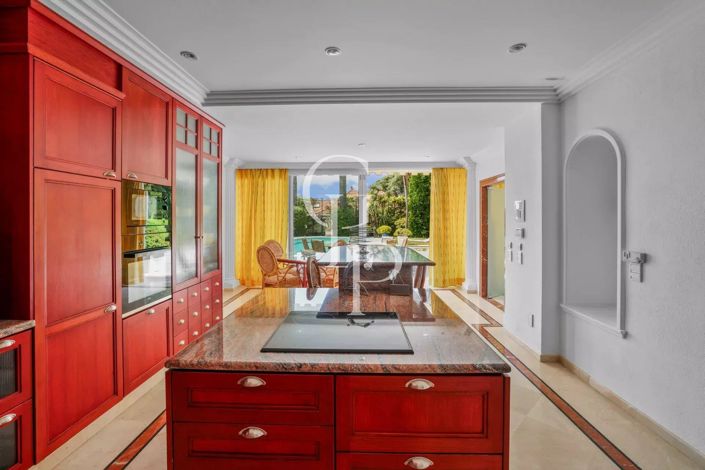 Image No.27-5 Bed House for sale