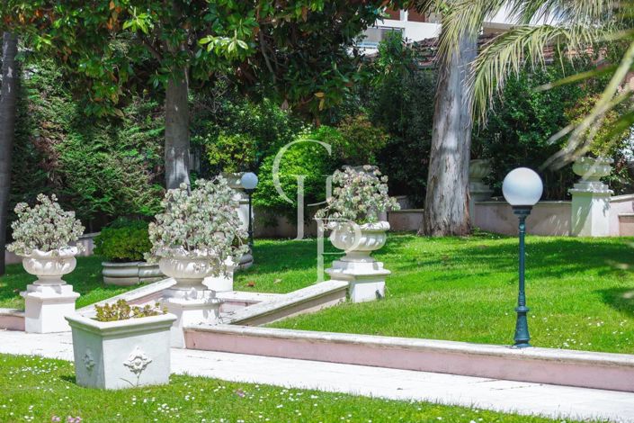 Image No.7-5 Bed House for sale