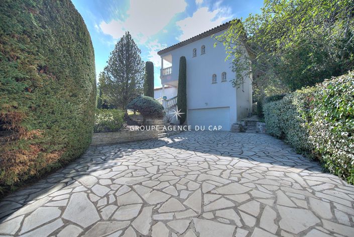 Image No.3-4 Bed House for sale