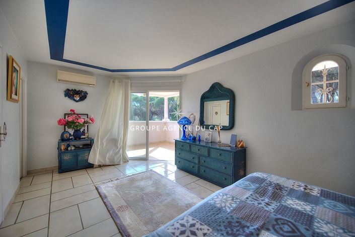 Image No.9-4 Bed House for sale